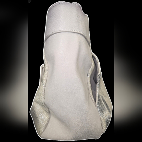 JLO Gray Faux Snakeskin Hobo/Satchel Bag Silvertone Chain Link Shoulder Straps - Picture 5 of 13